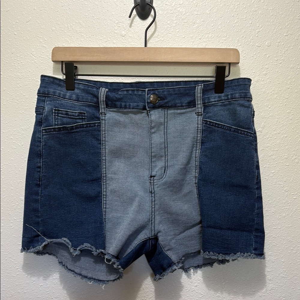 Crazy Train Two-Tone Denim Women Shorts, Size XL